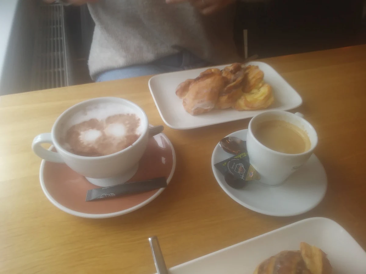 Nussstrudel Und Getränke