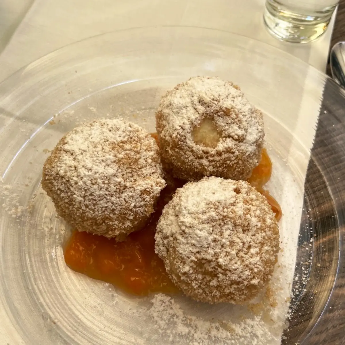 Hausgemachte Marillenknödel