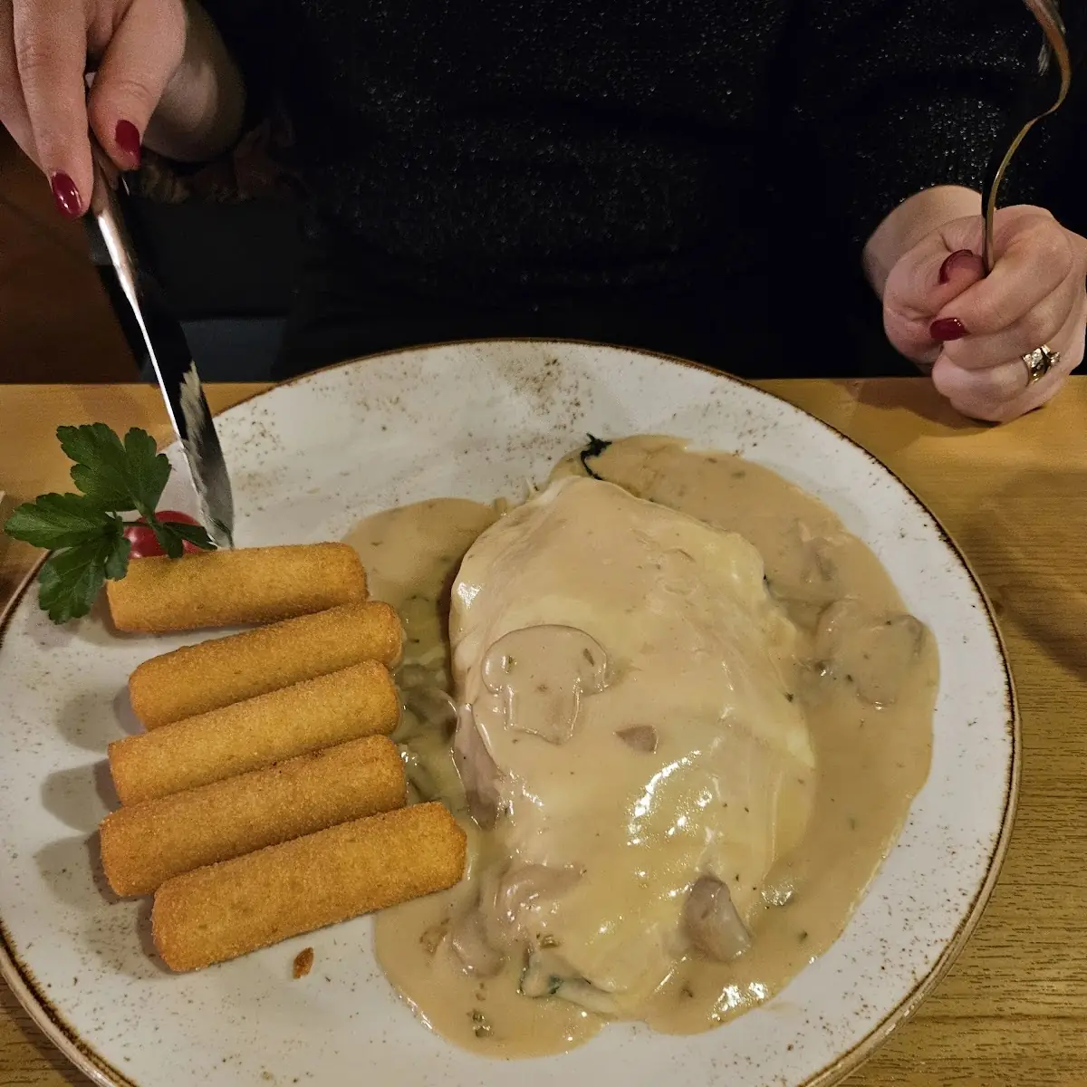 Putenschnitzel Mit Kroketten
