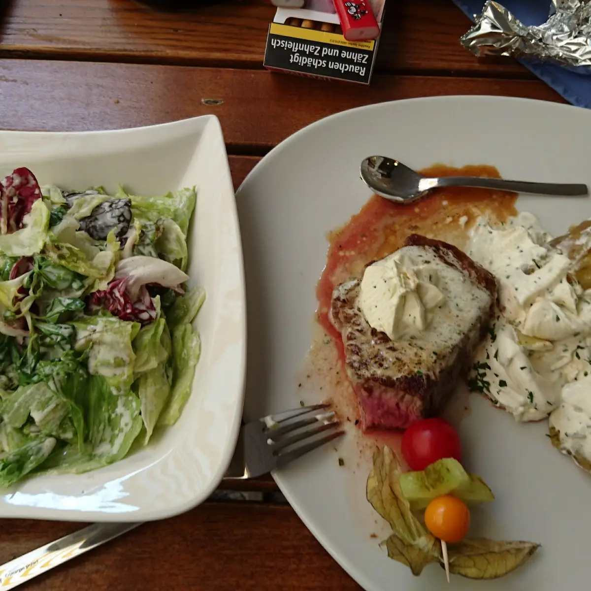 Rinderfiletsteak Mit Ofenkartoffel Und Salat