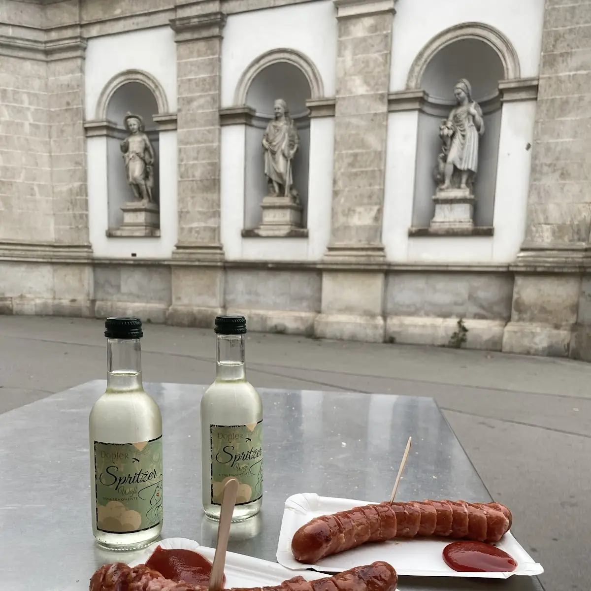 Käsekrainer Mit Spritzer