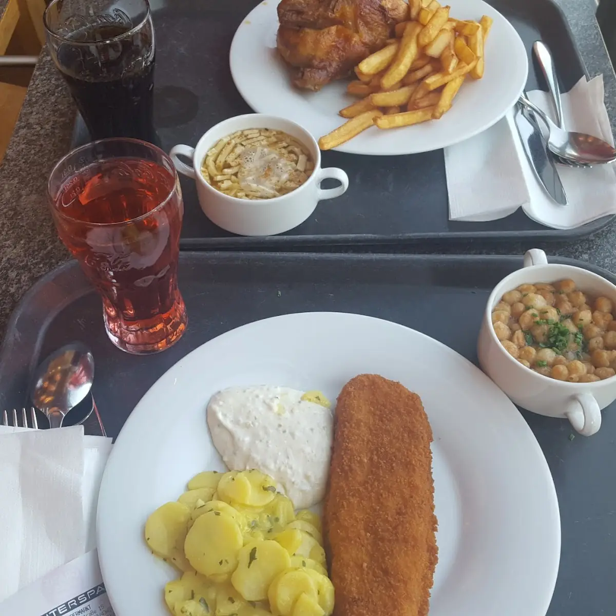 Hendl Mit Pommes Frites