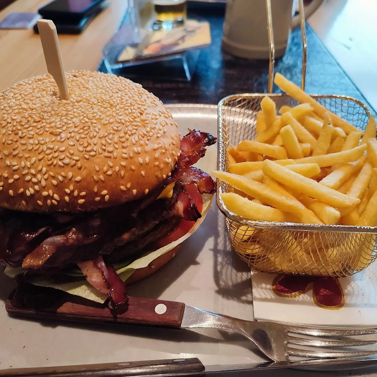 300 Hamburger