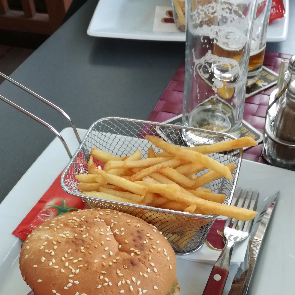 Devil Burger A Domácí Hranolky