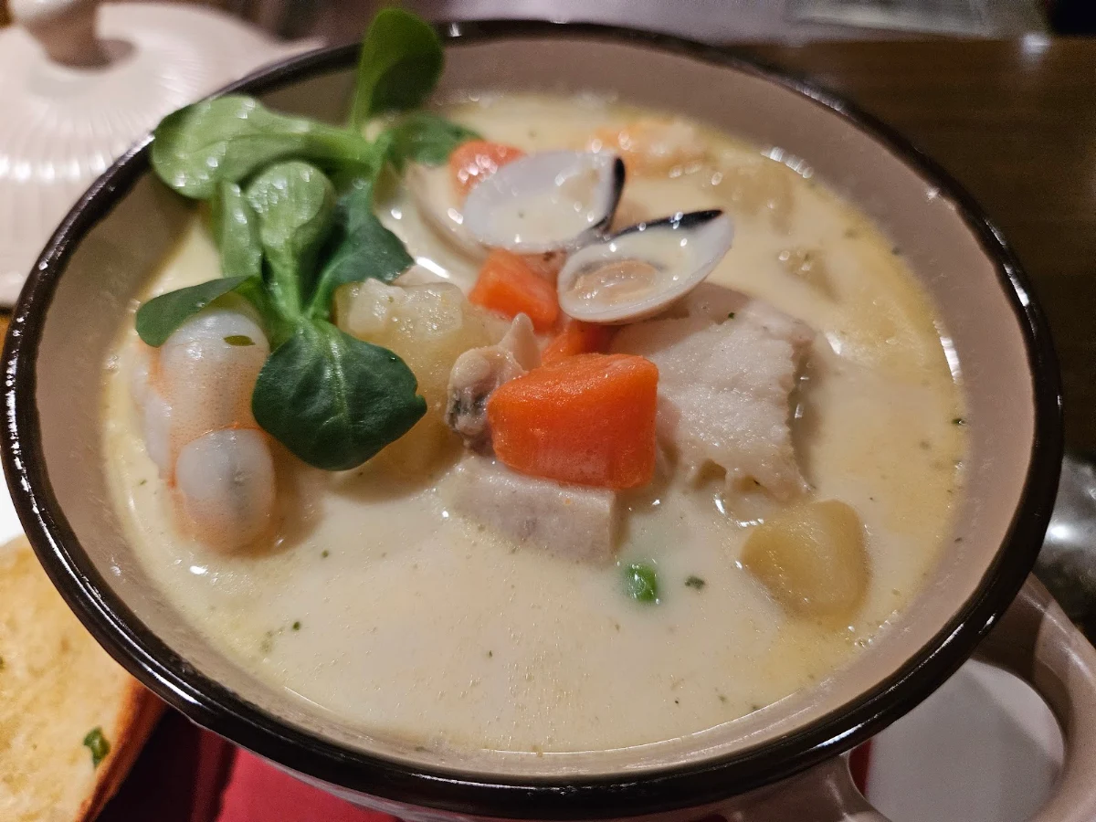 Suppen Salate Fisch Vom See