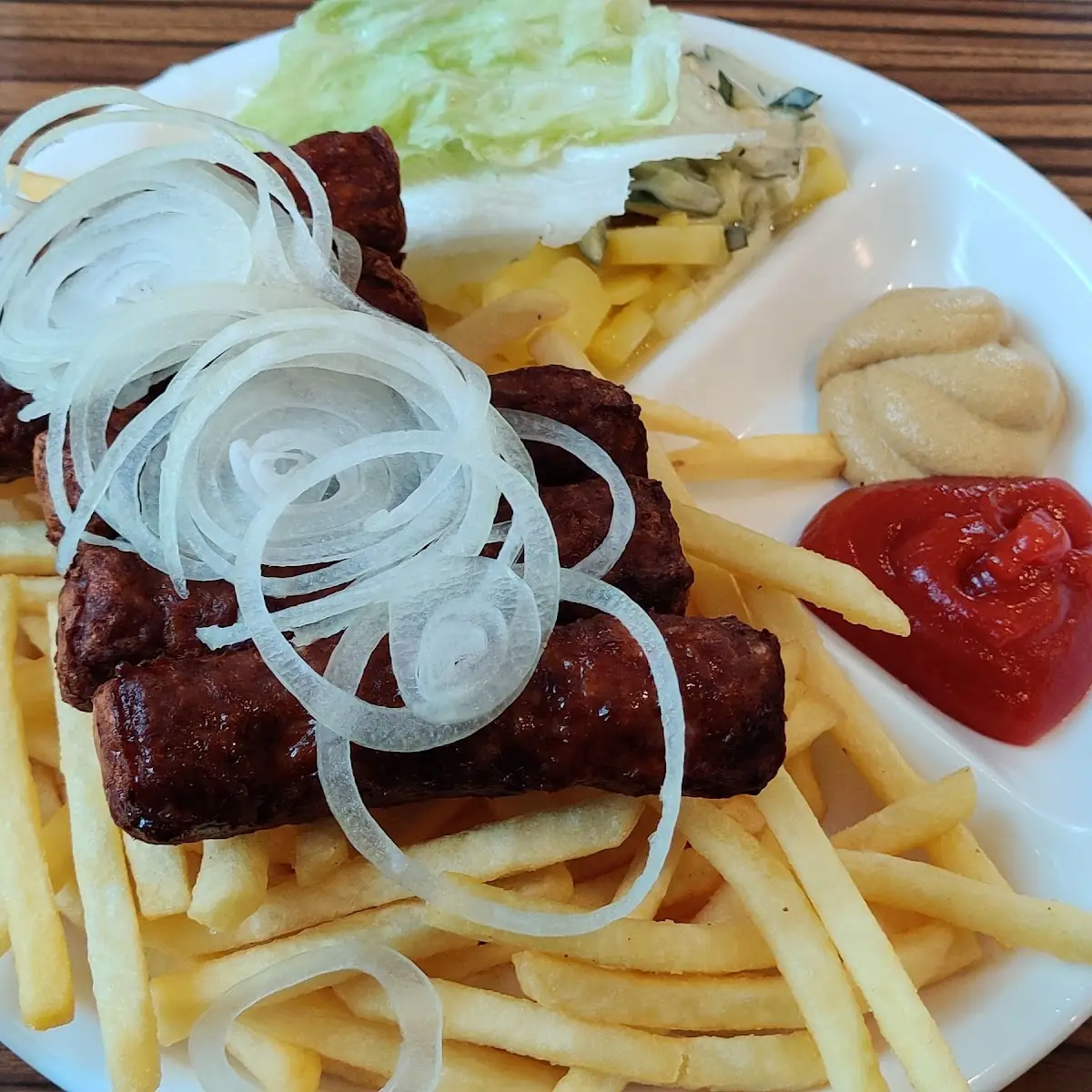 Cevapcici, Käfers am Radweg