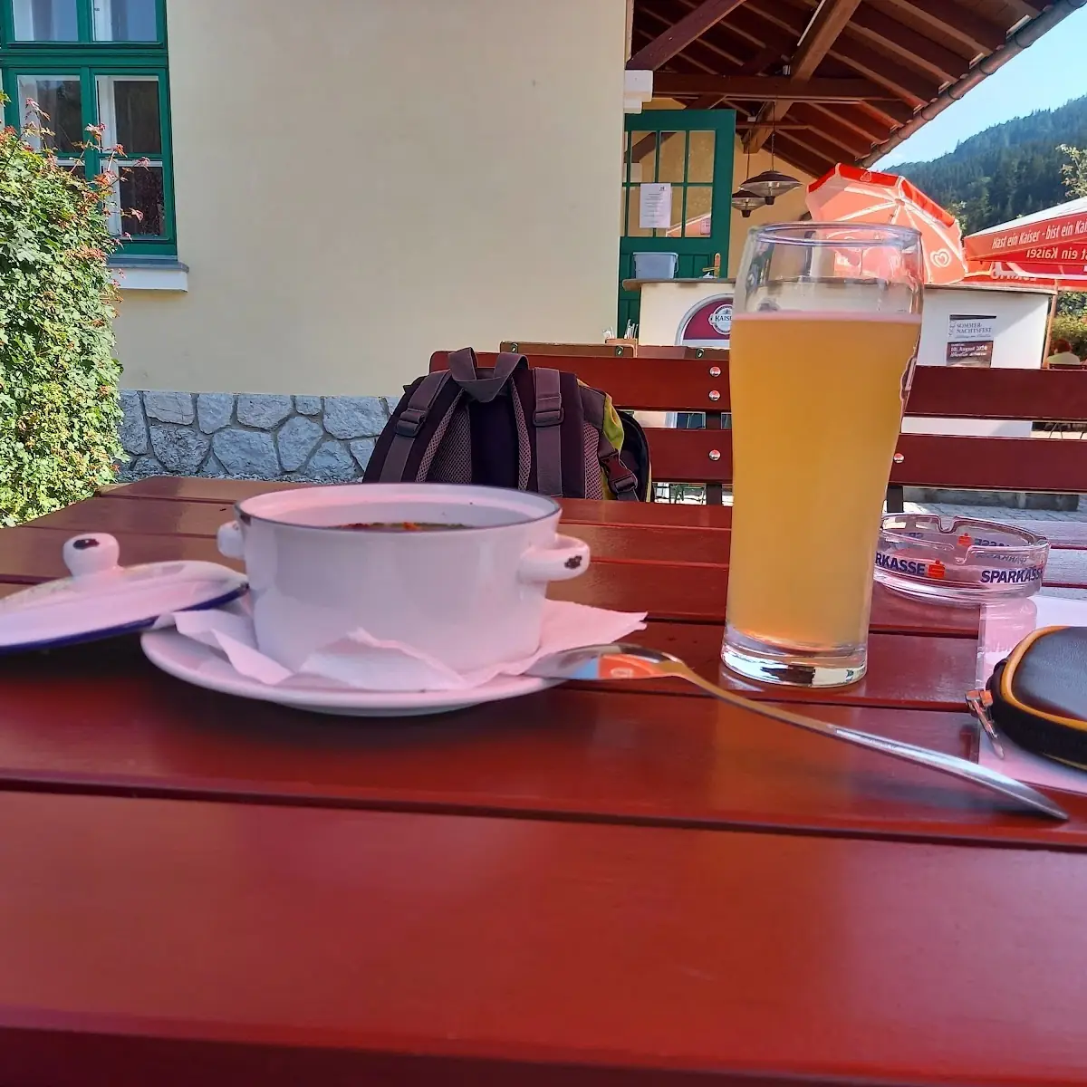 Kaspressknödelsuppe, Käfers am Radweg