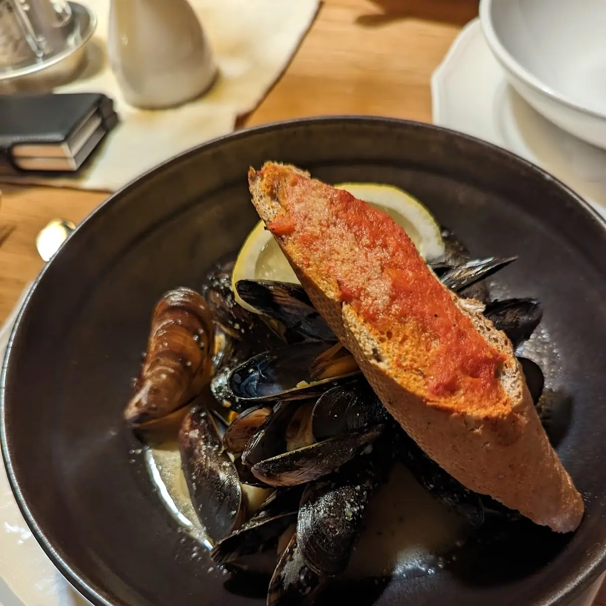 Miesmuscheln An Weißwein