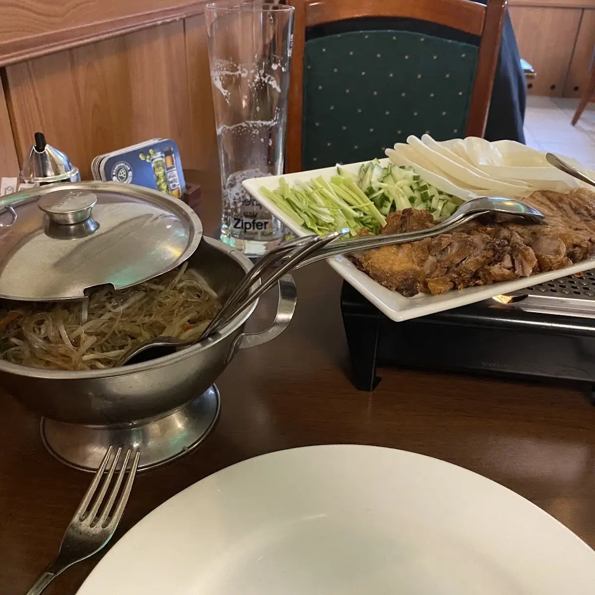 Peking Ente Mit Gebratenen Glasnudeln