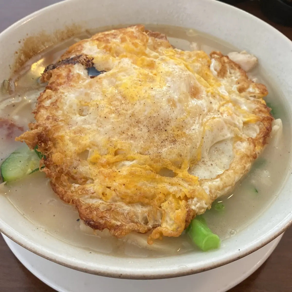 Tonis Spezialsuppe Mit Hühnerfleisch Nudeln Und Gemüse