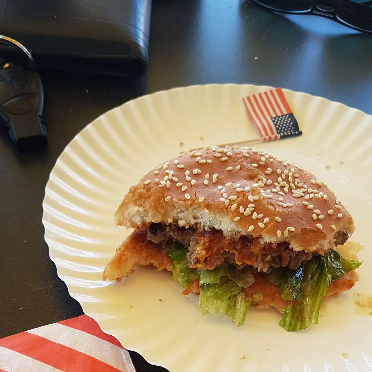 Burger Cheeseburger And Balkon