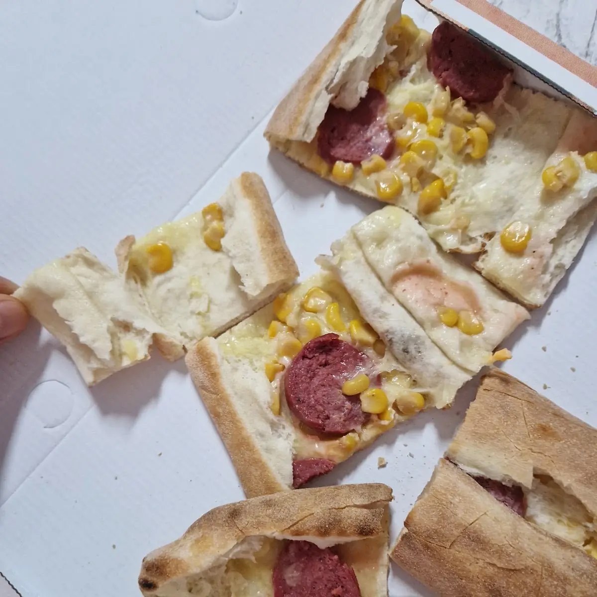 Sucuklu Yumutrali Pide