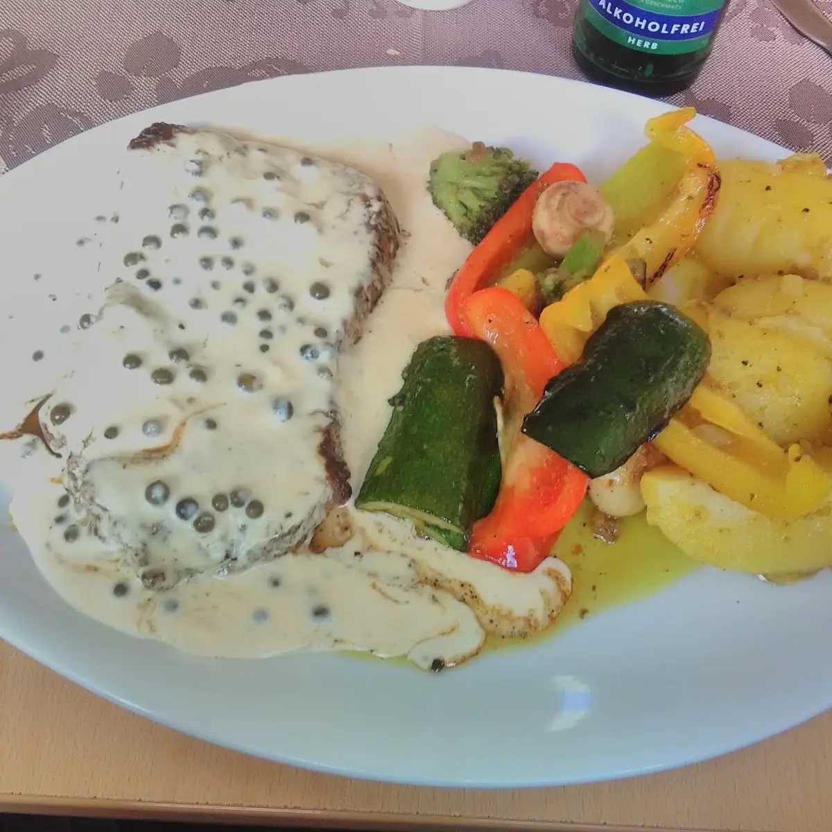 Biftek U Umaku Od Zelenog Papra