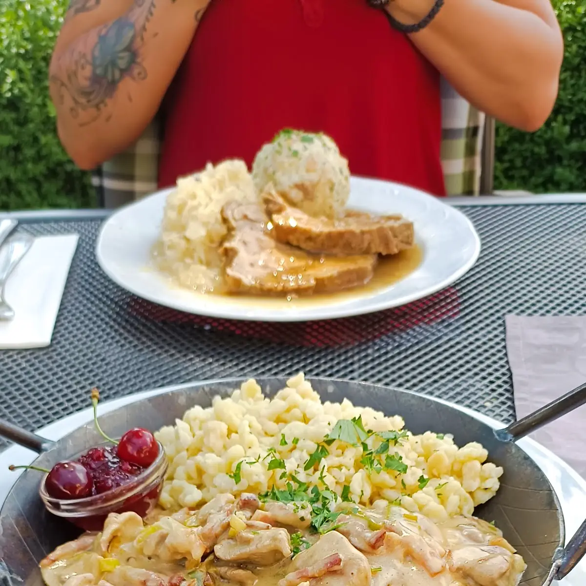 Jäger Pfanne Mit Spätzle