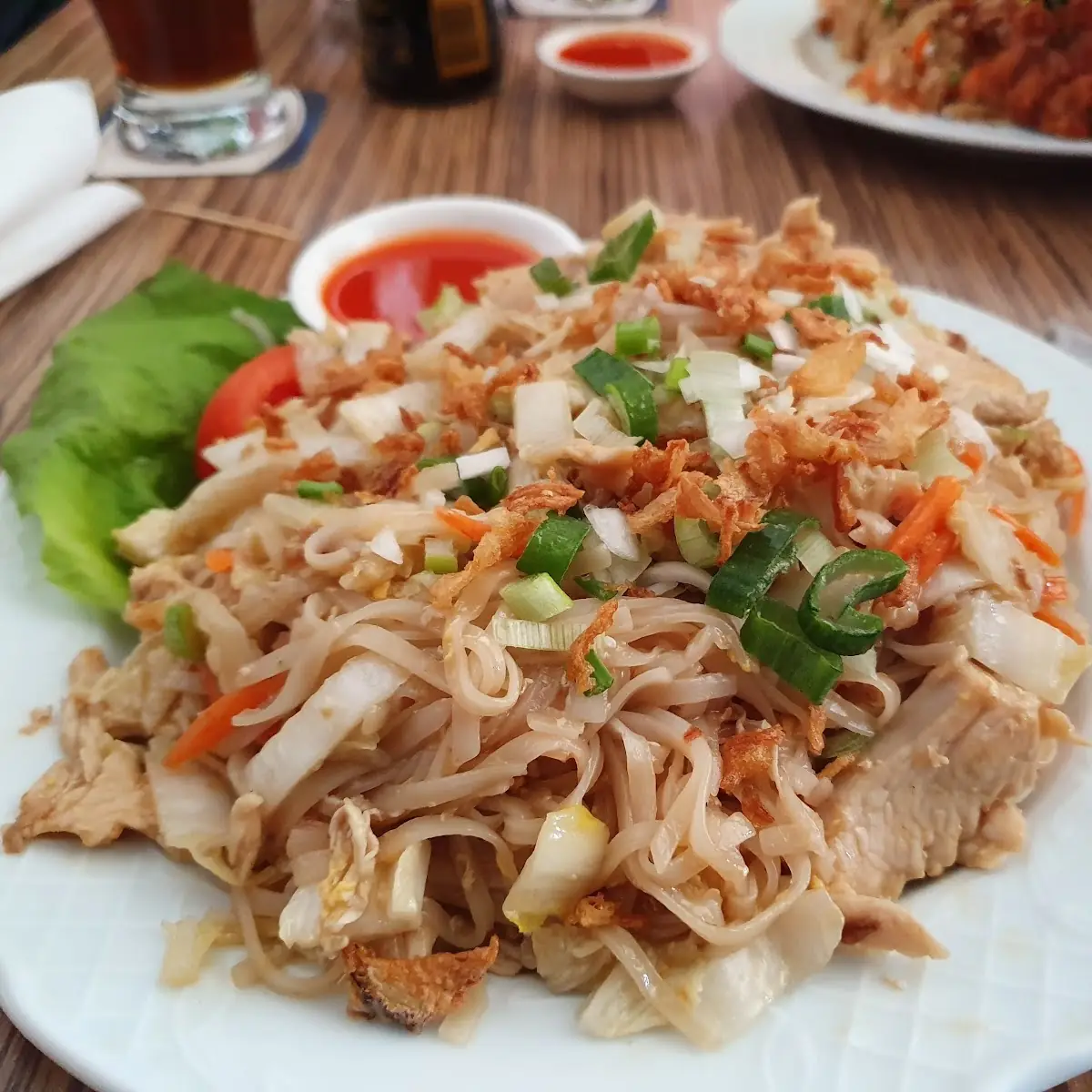 Gebratene Reisnudeln Mit Hühnerfleisch