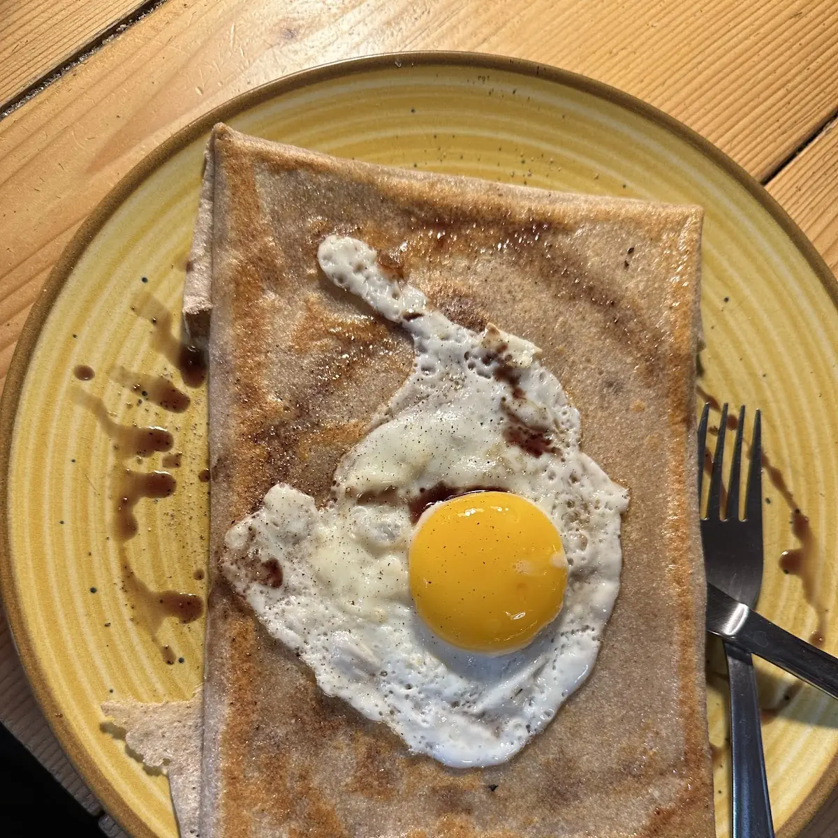 Galette Mit Schinken Käse Und Spiegelei
