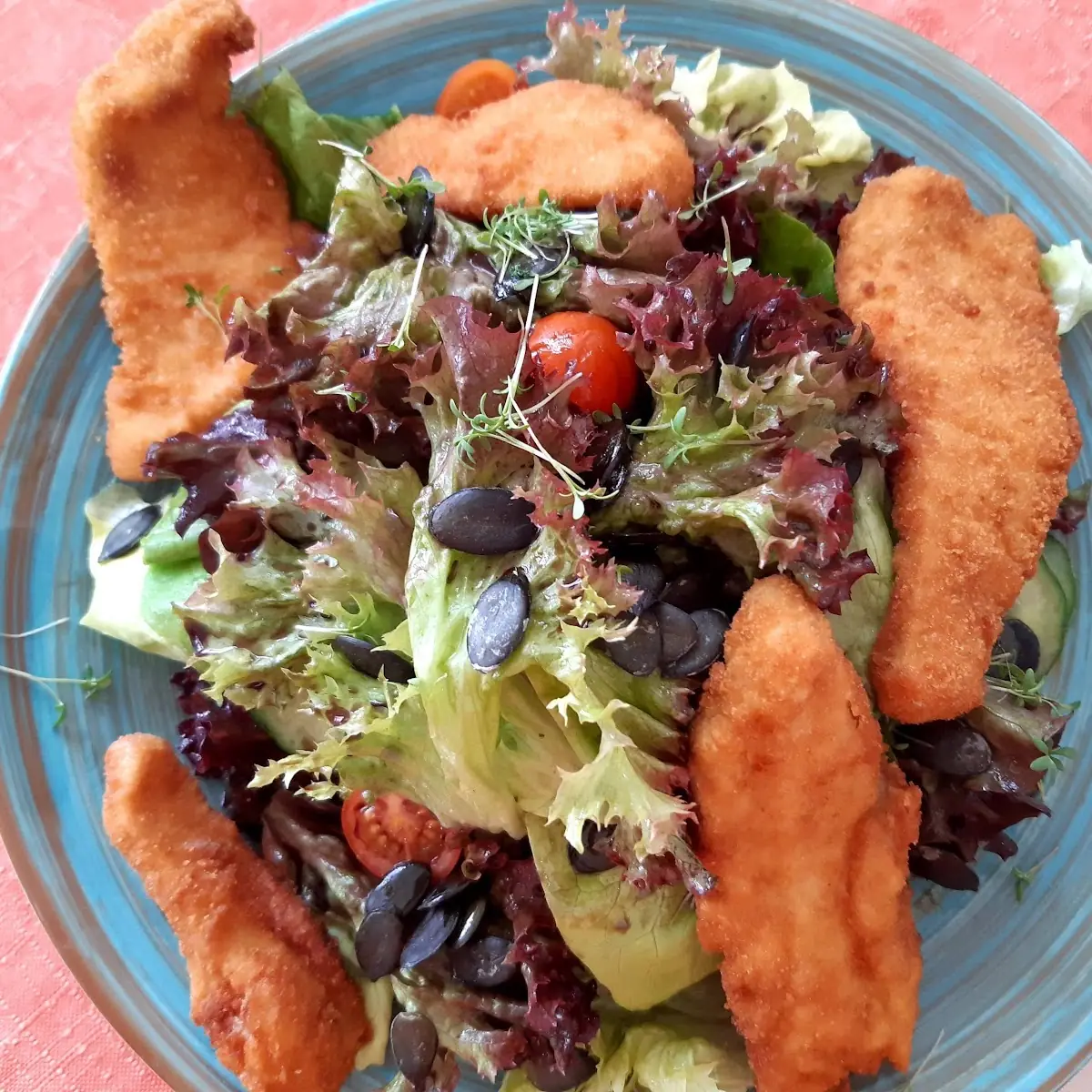 Salat Mit Gebackenen Hühnerstreifen