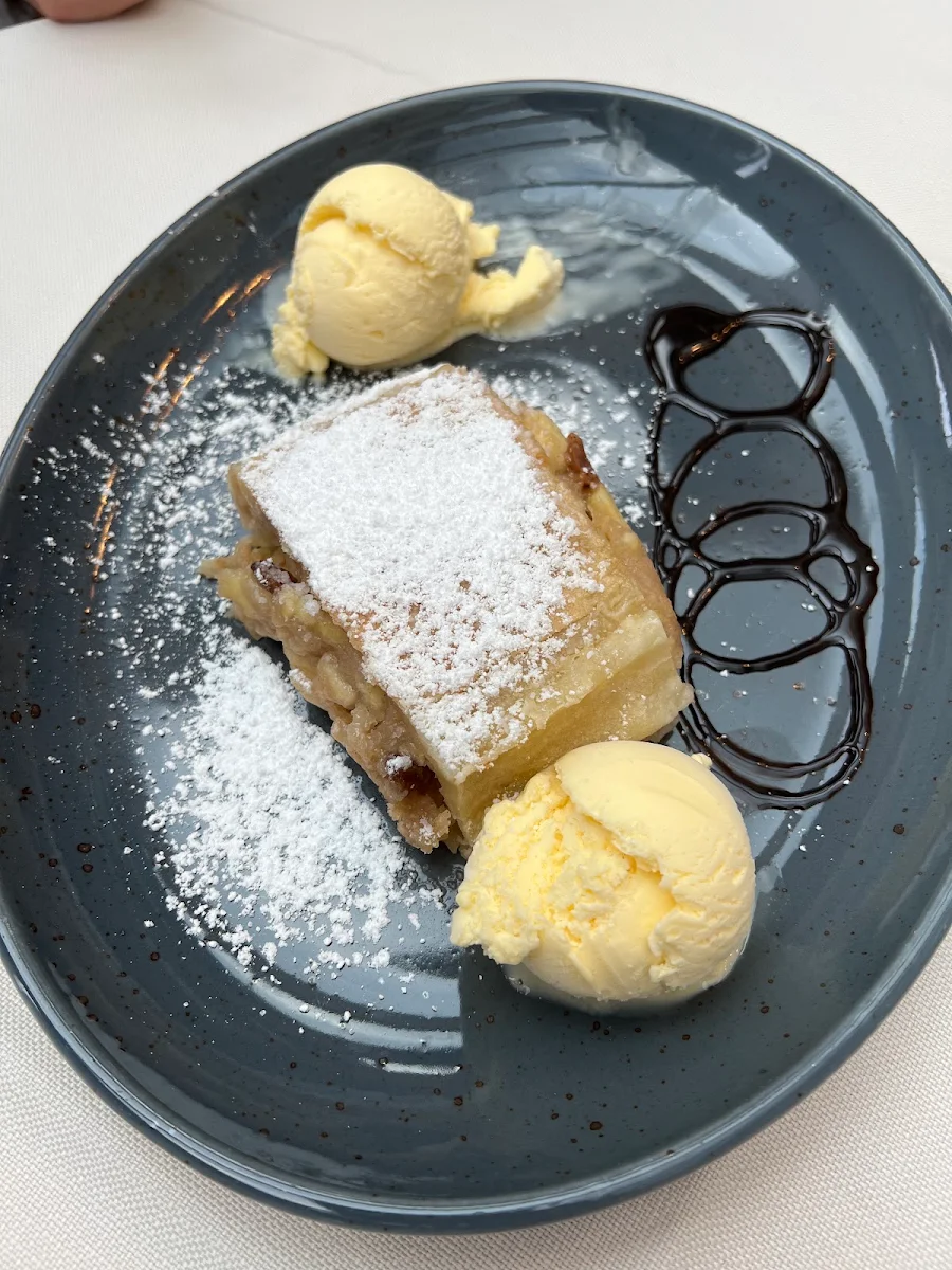 Apfelstrudel Mit Vanilleeis