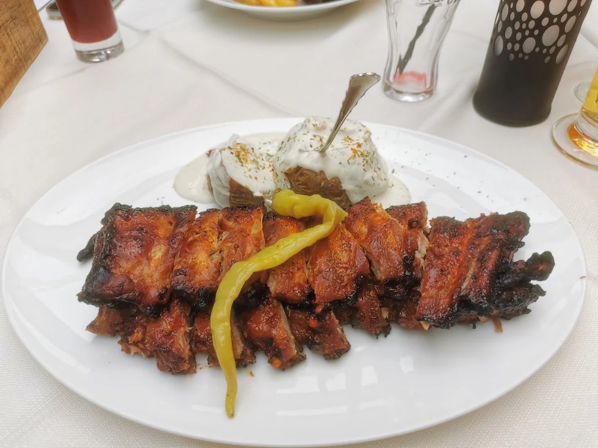 Spare Ribs with Potato and Cream
