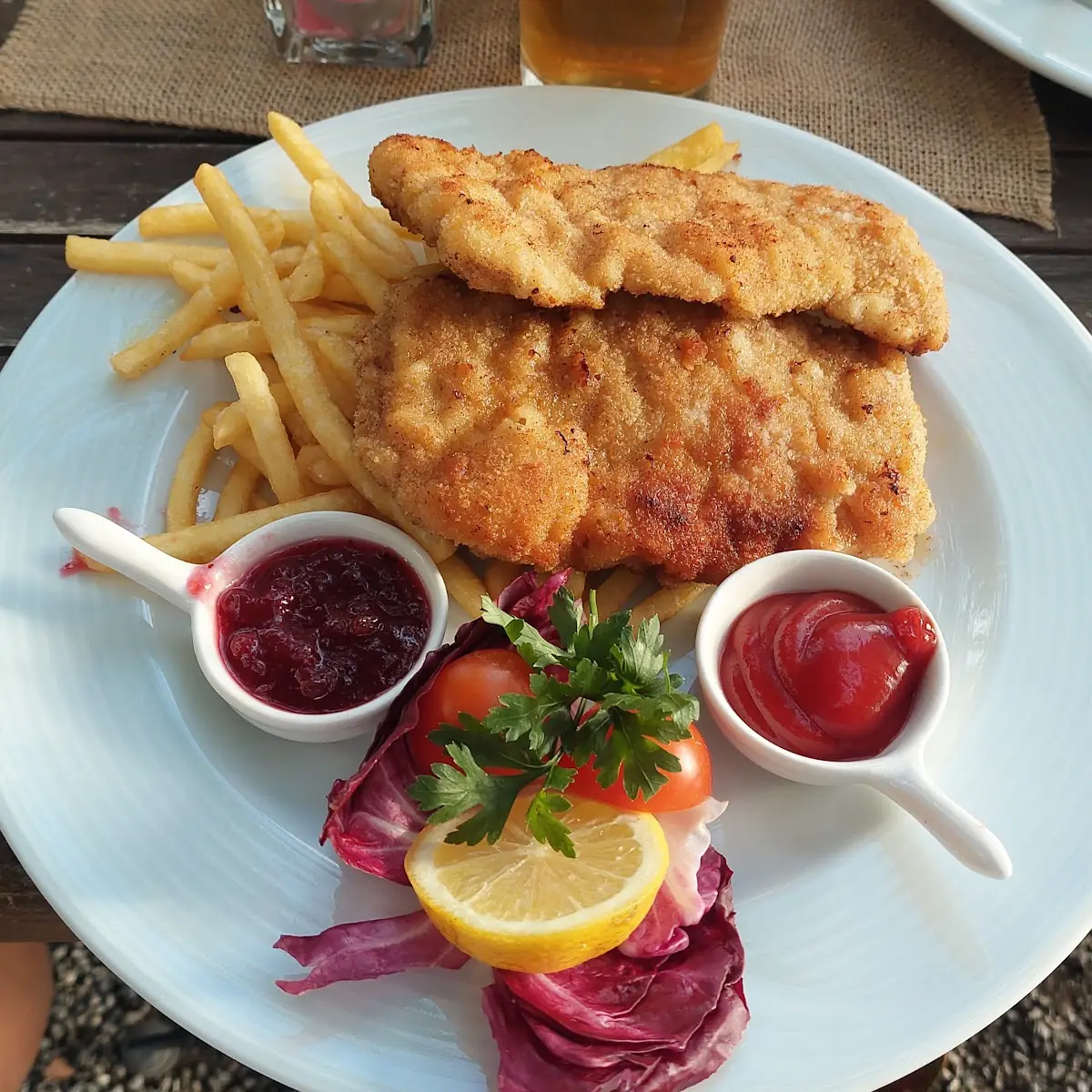 Wiener Schnitzel Mit Pommes Frites