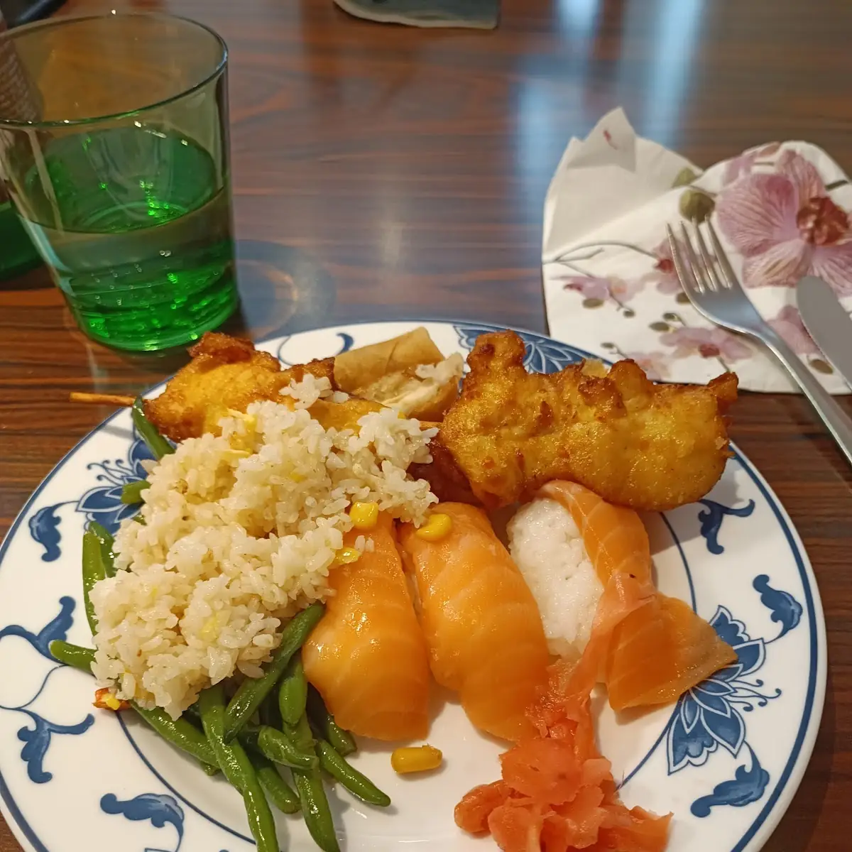 Gemüsereis Mit Gebratenem Hühnchen
