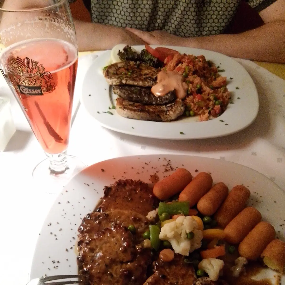 Schweinemedaillons In Pfefferrahmsoße