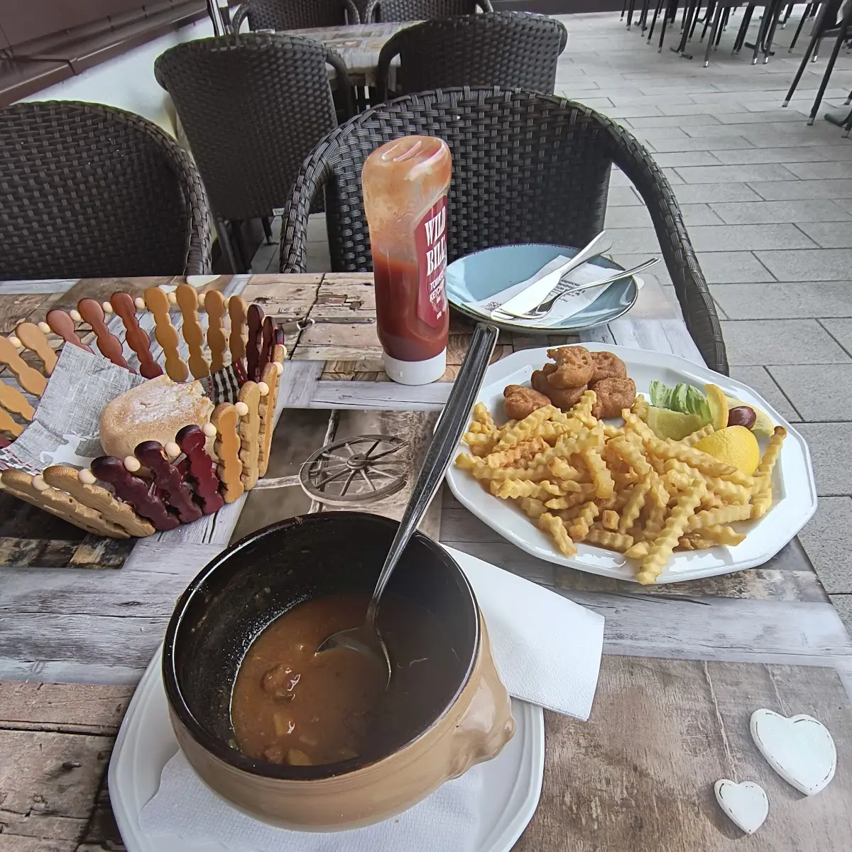 Gulaschsuppen Mit Brot