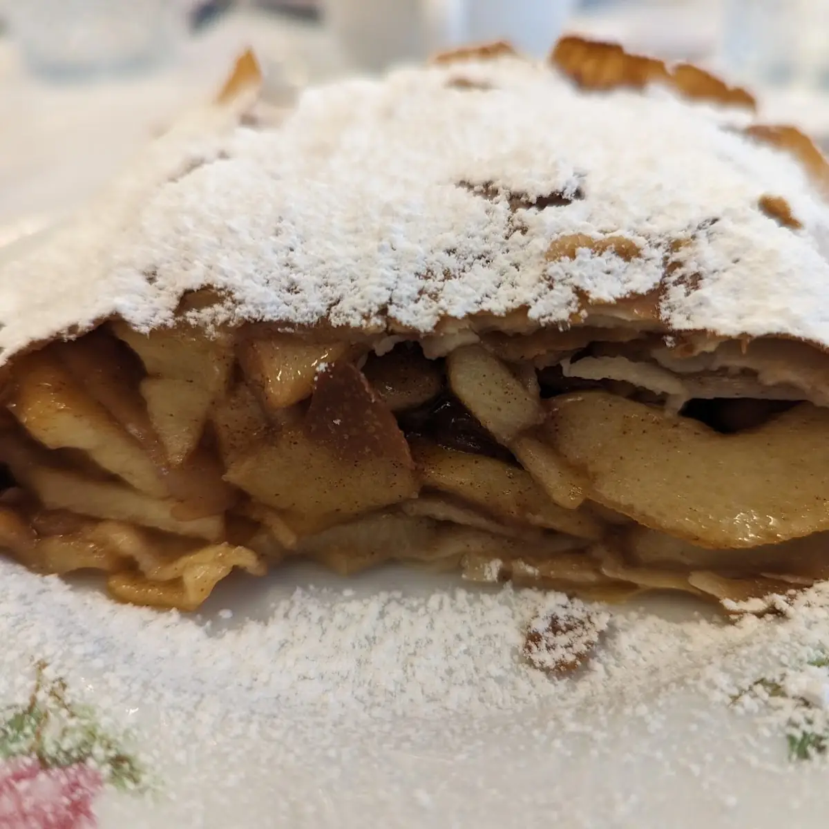 Apfelstrudel Mit Vanilla Ice Cream