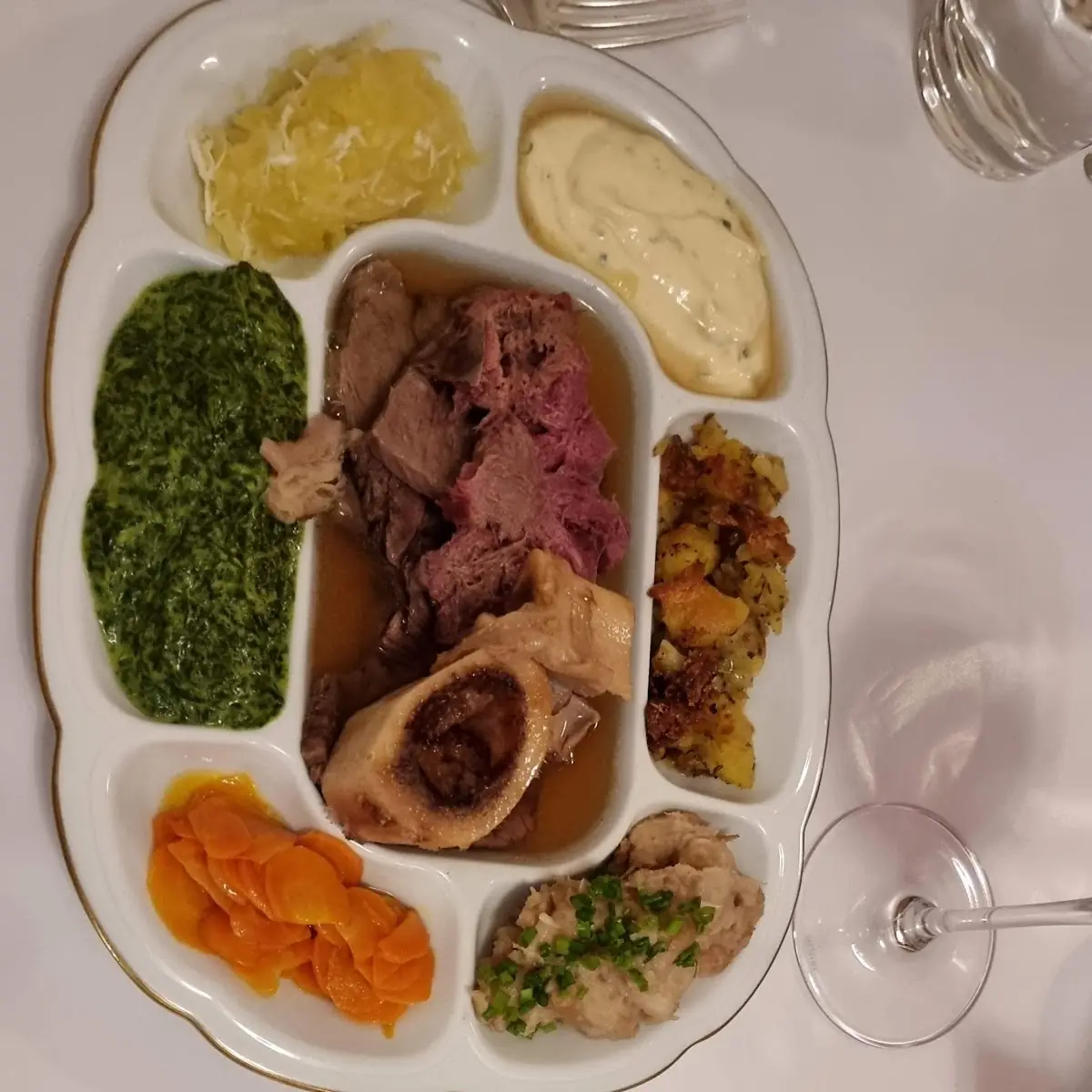 Tafelspitz Mit Gemüse Und Apfelkren