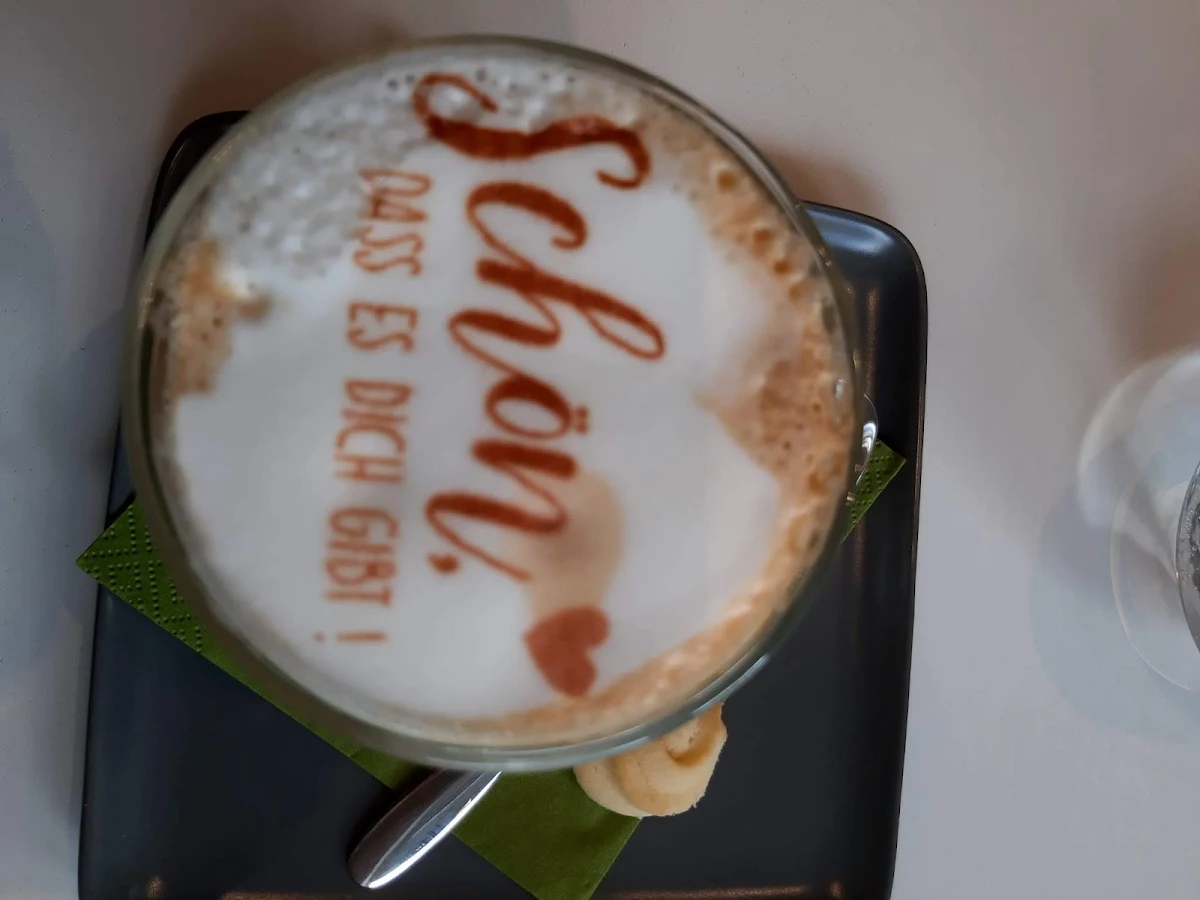 Kaffee Mit Milchschaum Und Ein Schönes Bild Darauf