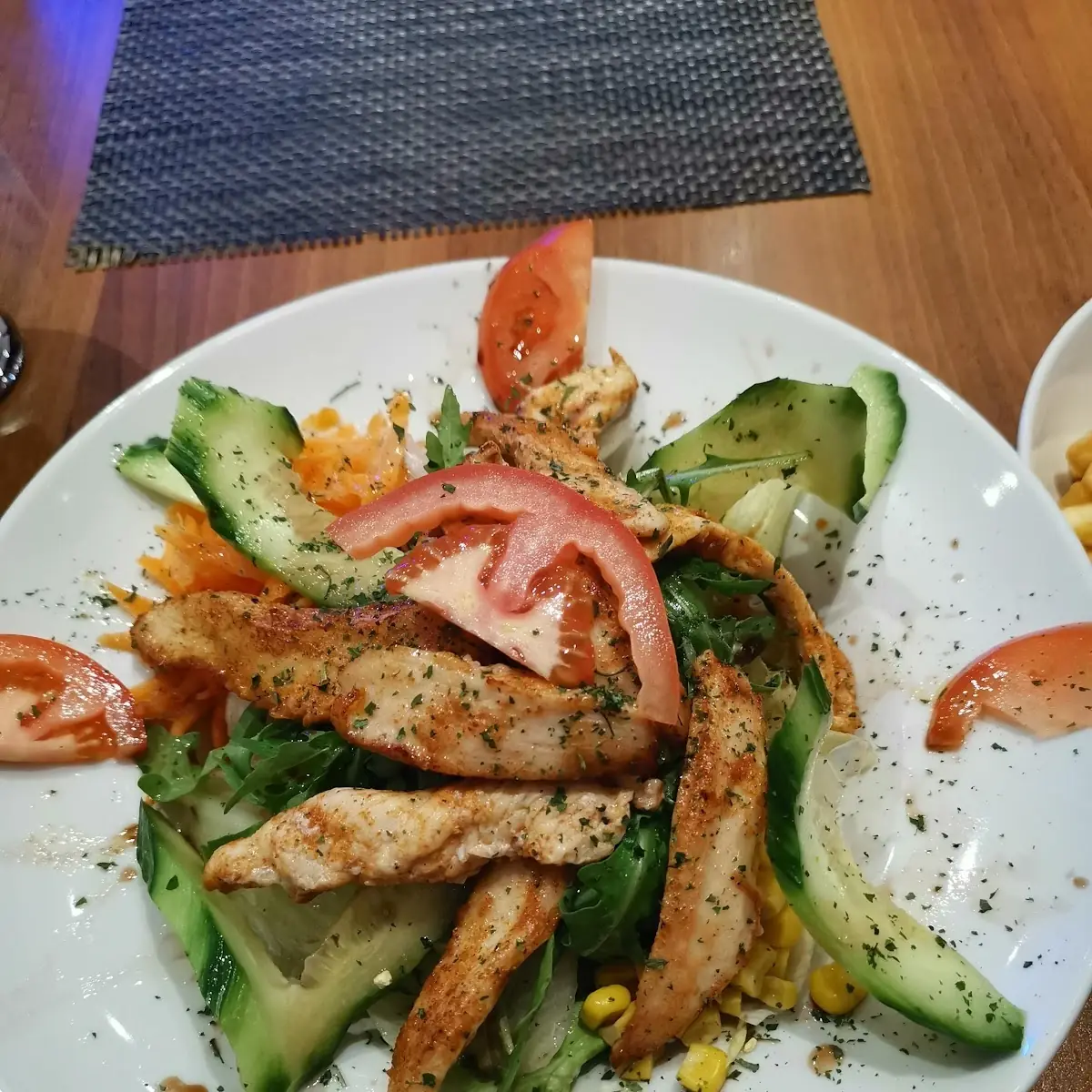 Gemischter Salat Mit Hühnerfleisch