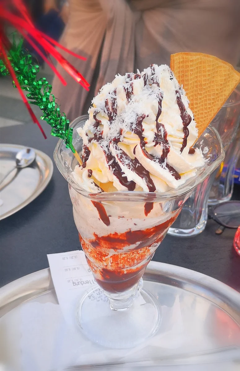 Highlights, Cafe Roma