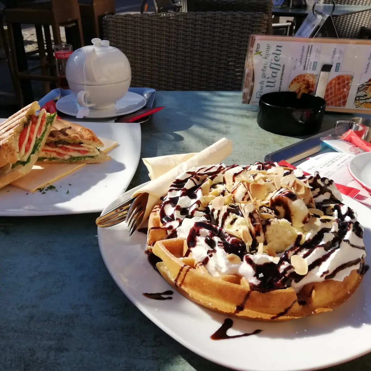 Tomaten Mozzarella Panini Waffel