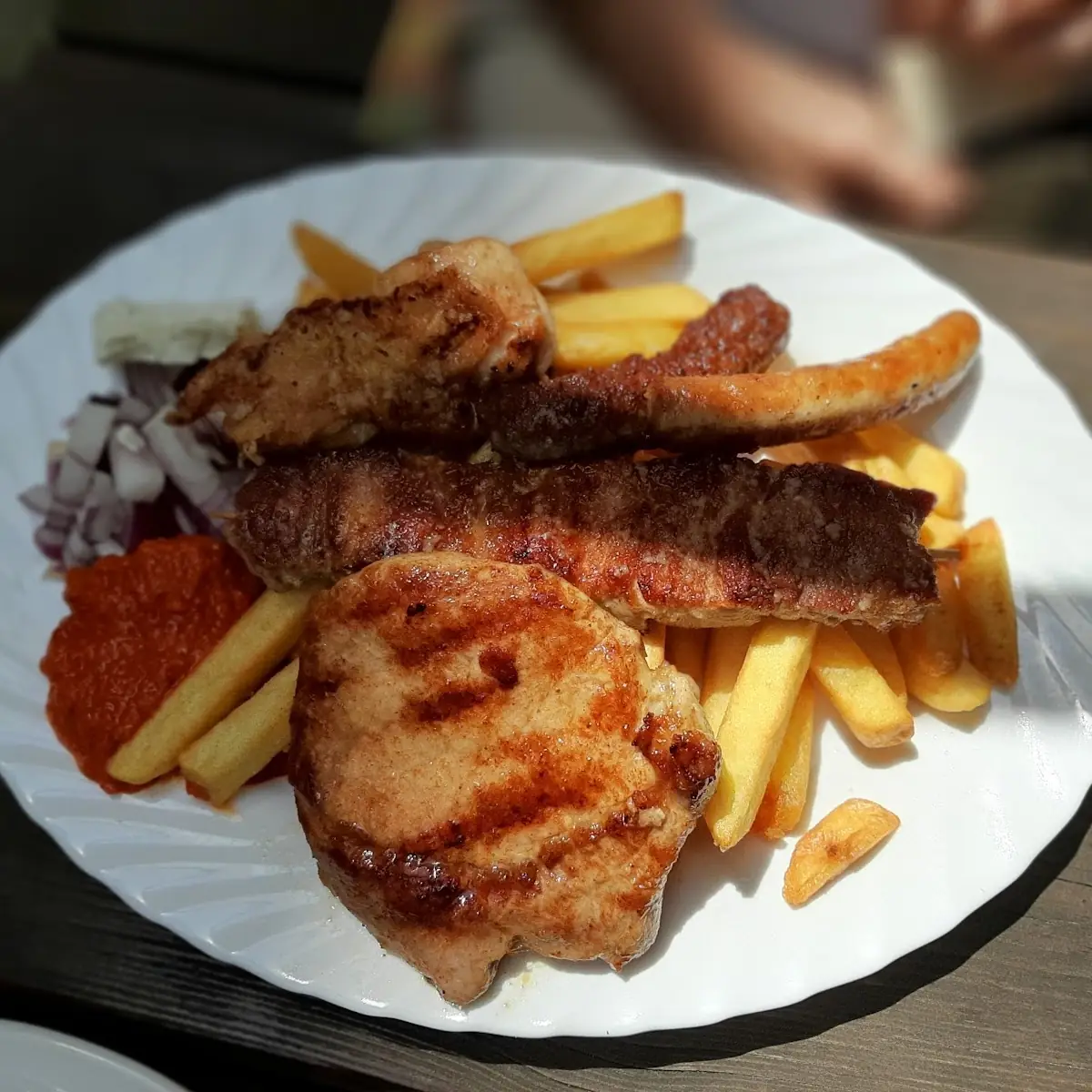 Bunte Balkan Grillplatte