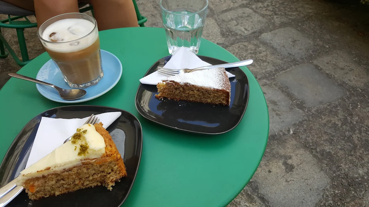 Karotten-kokos-kuchen