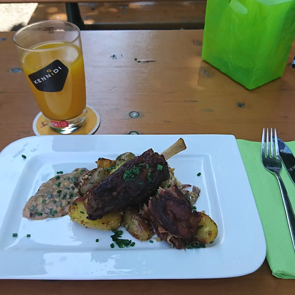 Gegrillte Schweinshaxe