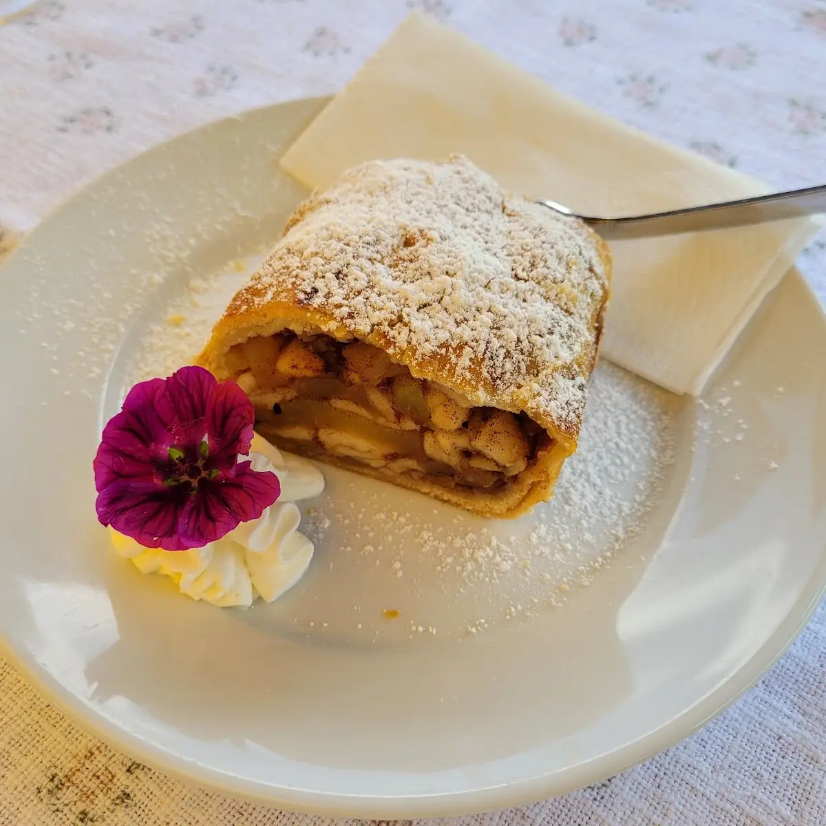 Apfelstrudel