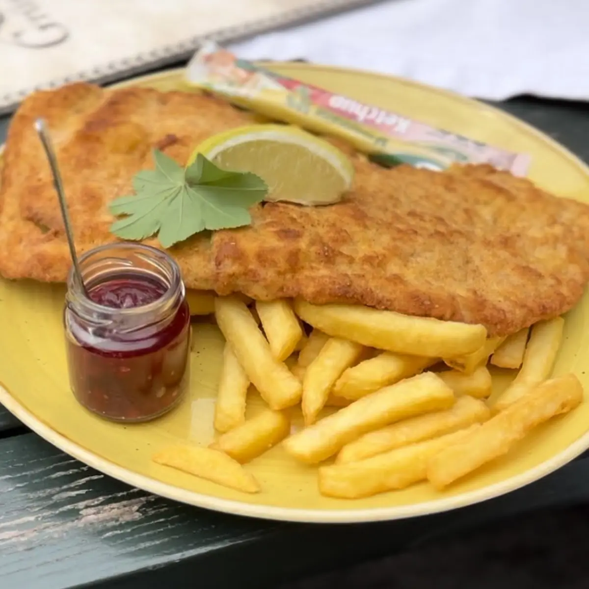 Schnitzel Mit Pommes