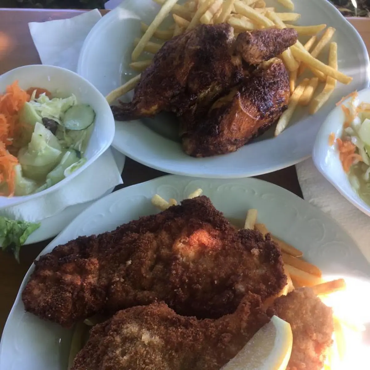 Surschnitzel Und Brathuhn