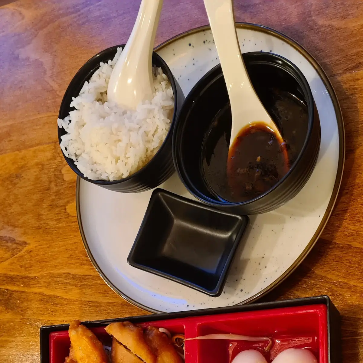 Bento Box Mit Knusprigen Huhn