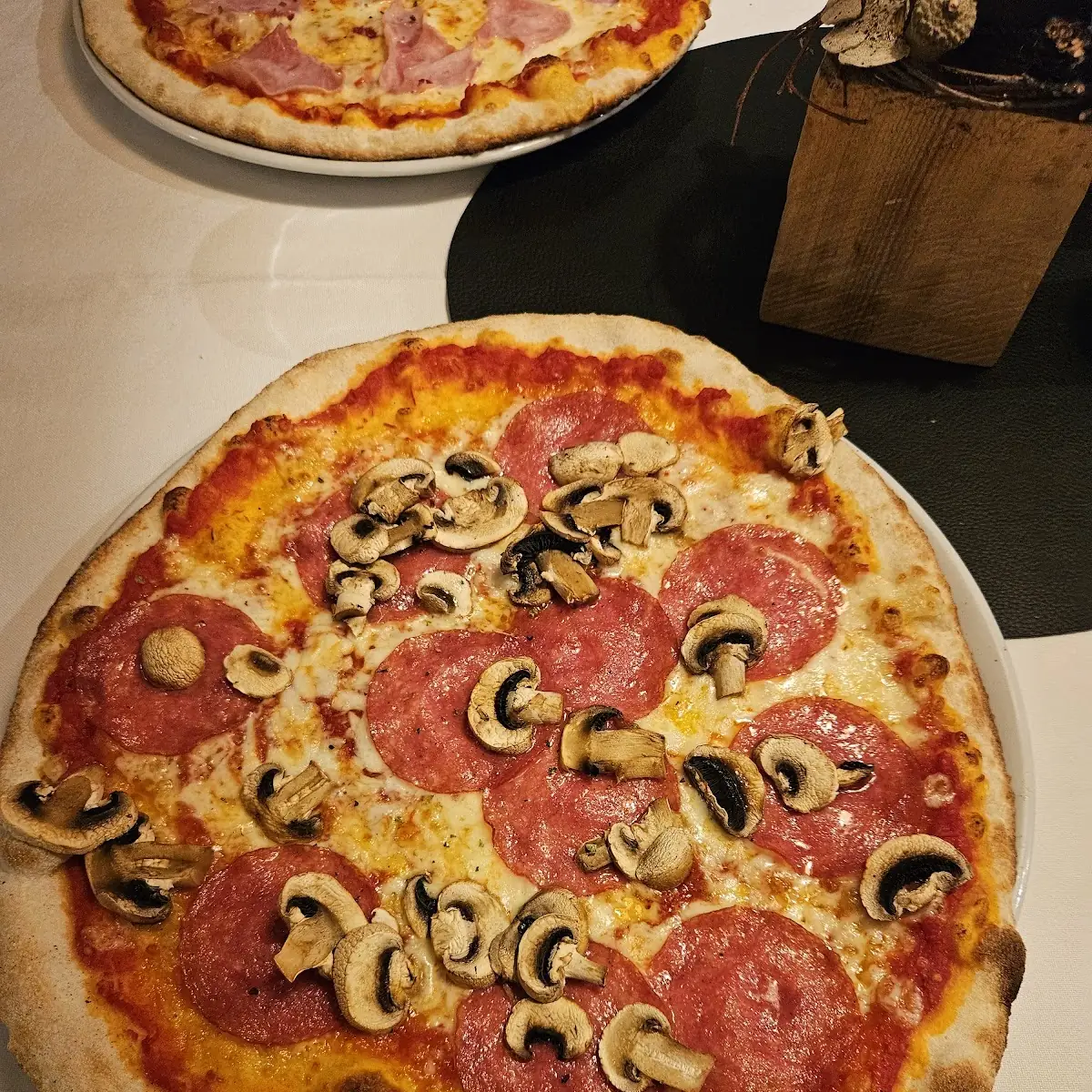 Pizza Salami Met Champignons