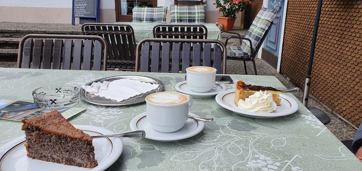 Cappuccino Und Mohnkuchen