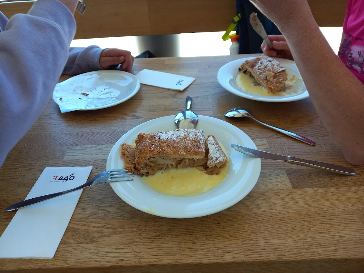 Apfelstrudel Mit Vanillesoße