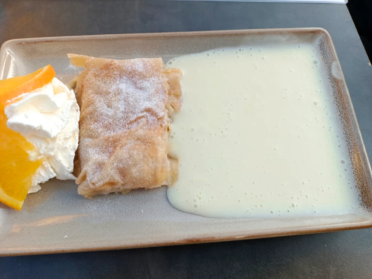 Mini Apfelstrudel Mit Kälter Vanillesauce