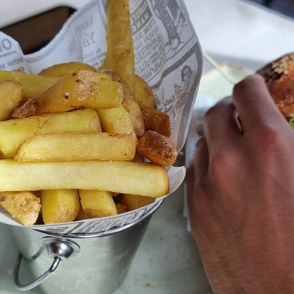Cheeseburger With Portion Pommes Frites