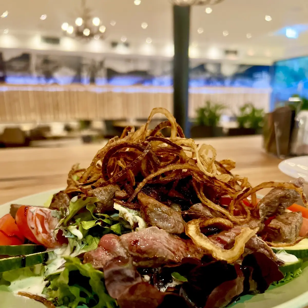 Bunter Blattsalat Mit Steakstreifen