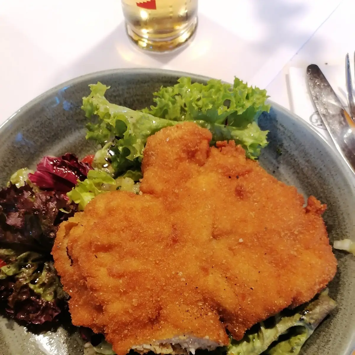Backhändl Mit Kartoffel-gurkensalat Stimmt Nicht Und Blattsalate