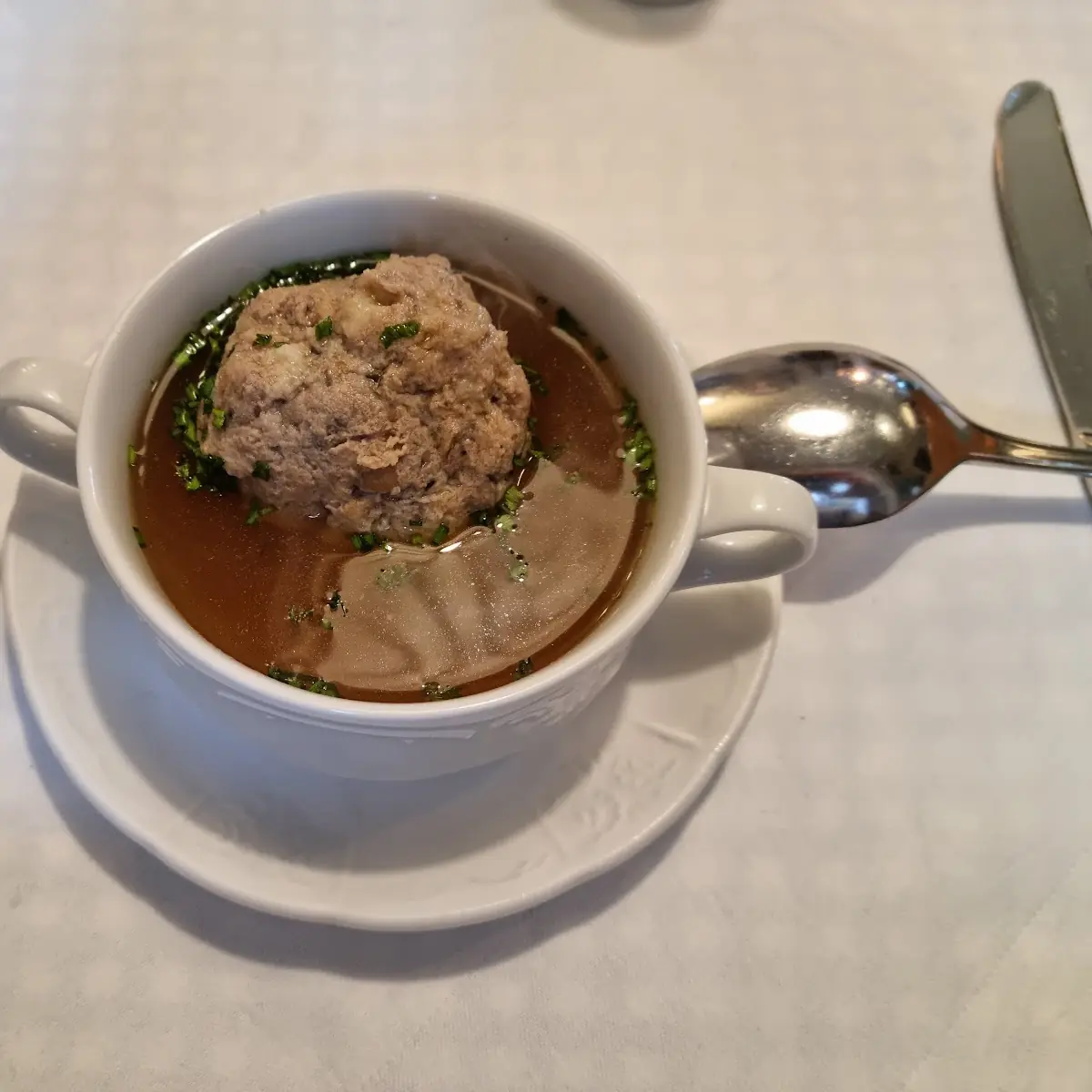 Leberknödelsuppe