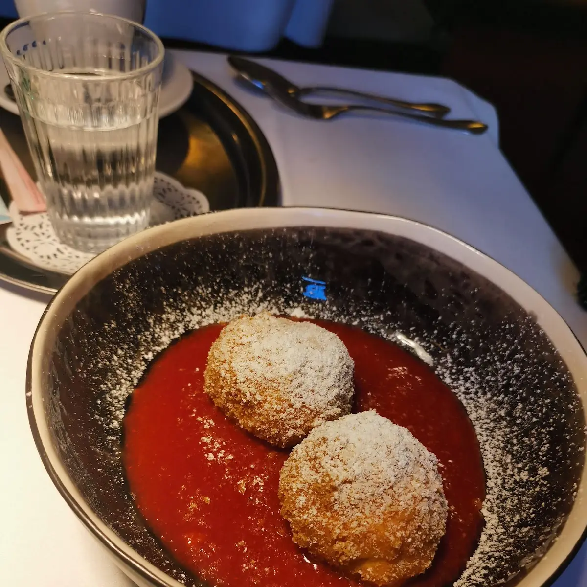 Töpfenknödel Mit Erdbeerspiegel