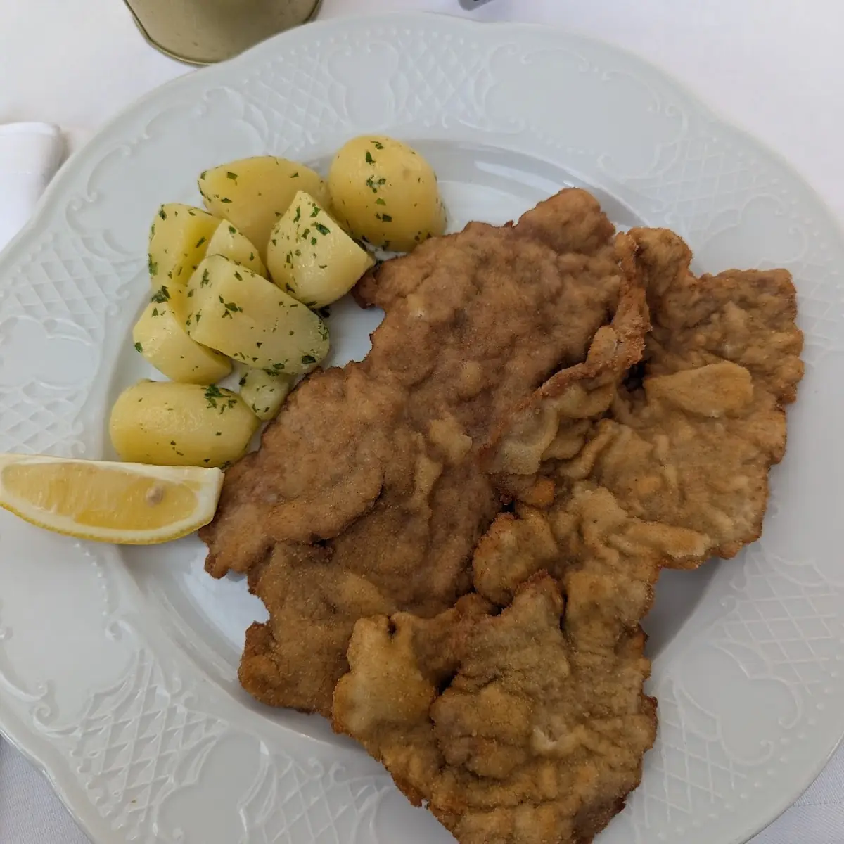 Wiener Schnitzel Mit Petersilerdäpfeln